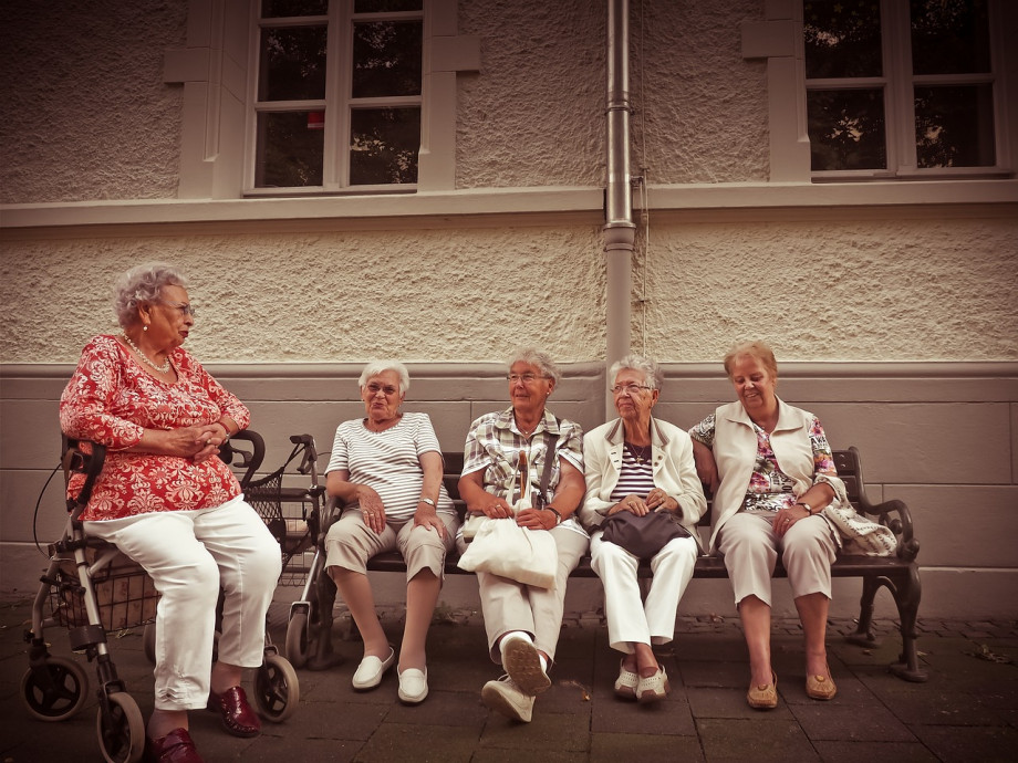 pensioners-1172274_1280.jpg